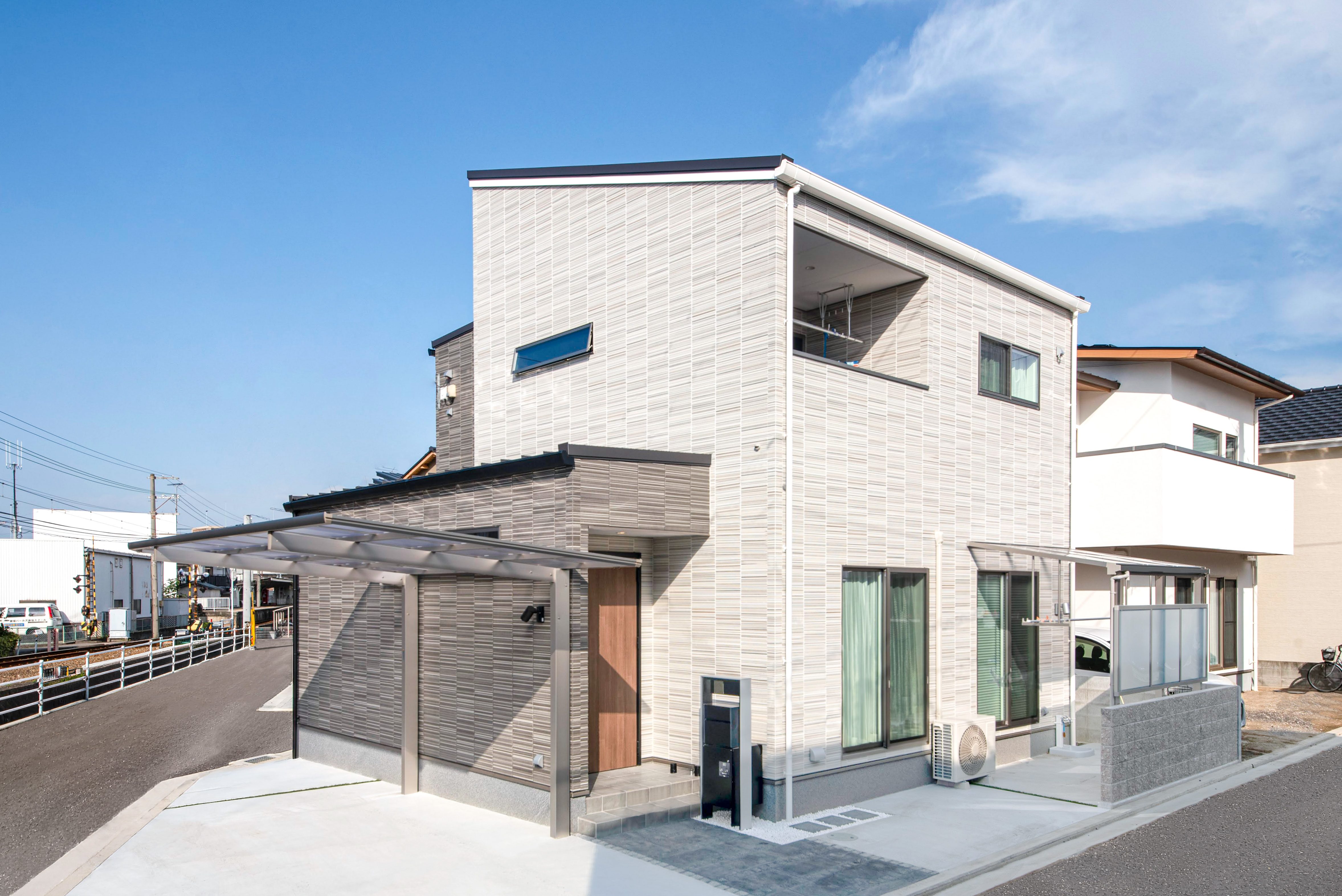 来客をもてなす広い空間とプライバシーを両立した家