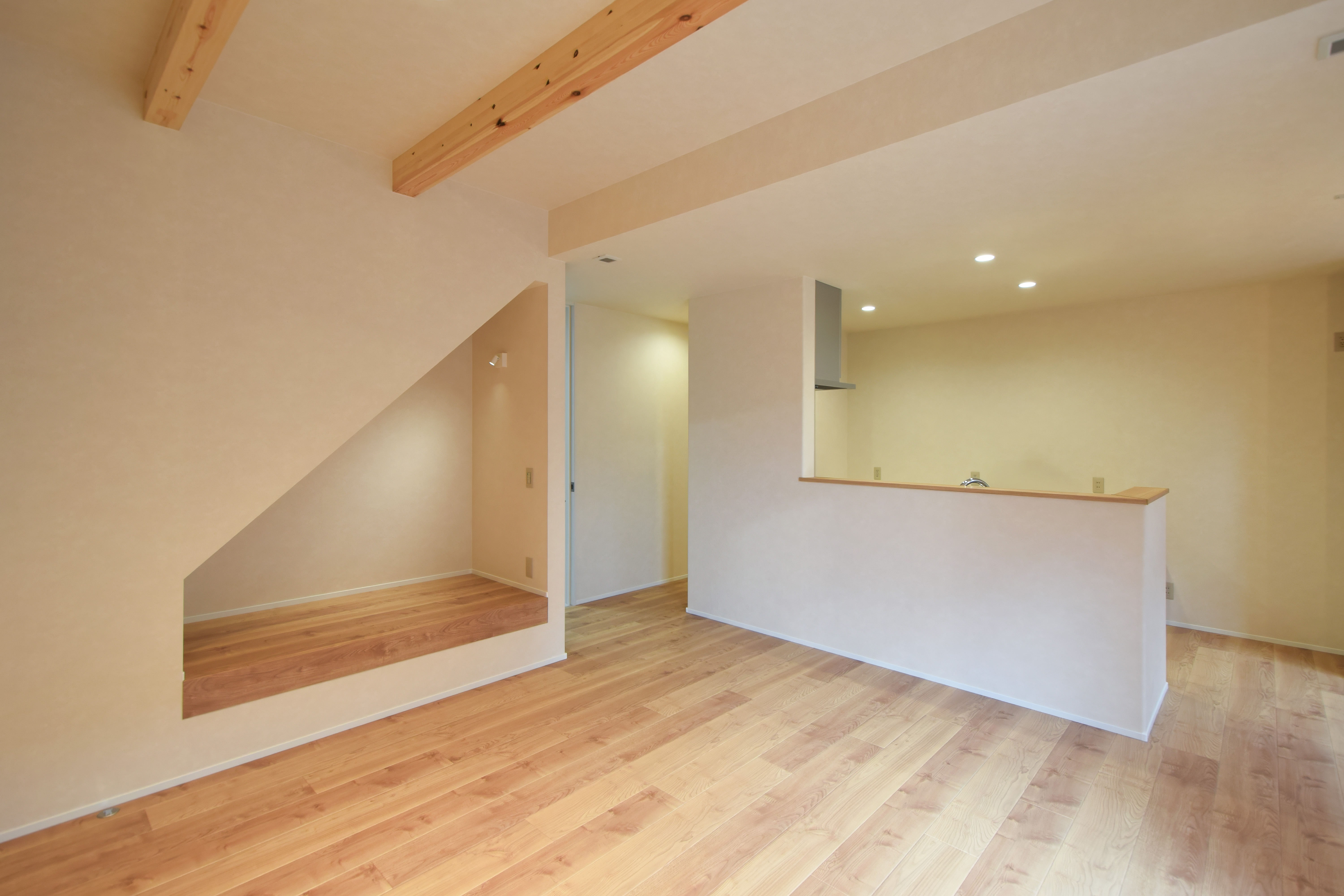 階段下ヌックのあるLDK_今在家｜河窪建設