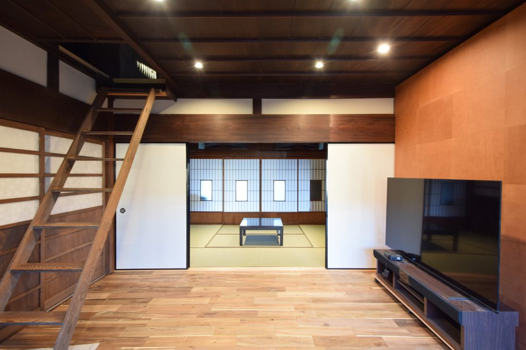 アフター写真_古い畳や襖を入れ替え、ダイニングは使いやすく畳から無垢フローリングに変更