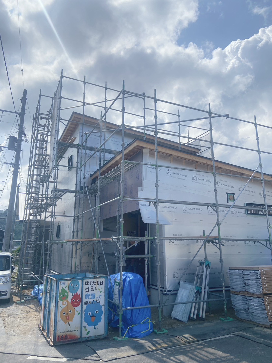 砥部町北川毛現場、気密検査を行った日の現場の様子