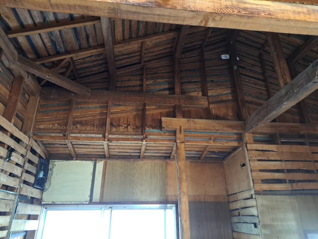 リフォーム工事中の天井